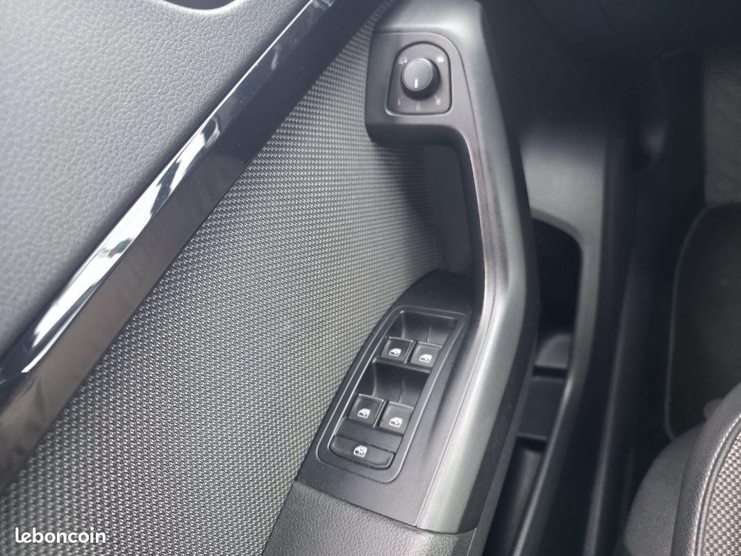 SEAT ATECA 1.4 TSI 150 XCELLENCE / TOIT OUVRANT / ATTELAGE ELECTRIQUe (image 30)