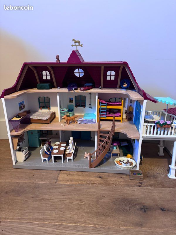 3 éléments Schleich maison écurie et un manège (image 1)