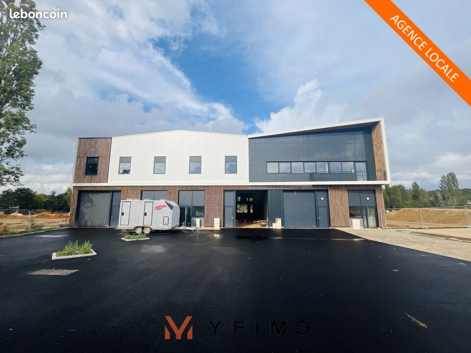 LOCAL D'ACTIVITE 991 m² PLAISIR (image 1)