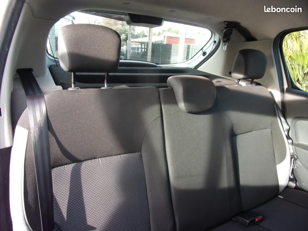 Dacia Sandero 1.5 dCi 75 FAP Ambiance (image 11)
