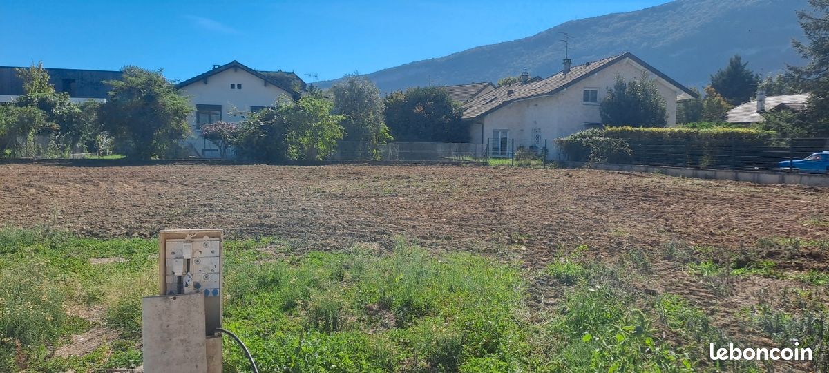 Maison 1590 m² · à Gaillard · 1 590 m² · 620 000 €