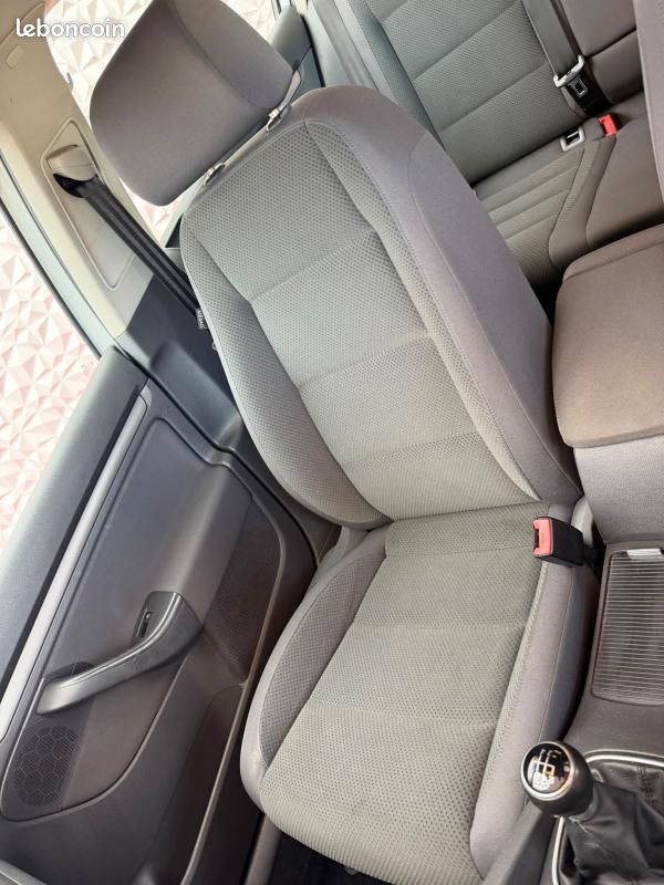 Volkswagen Golf V 1.9 TDi 105 CV (image 6)