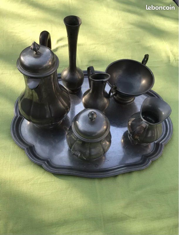 Service de table en étain (image 1)