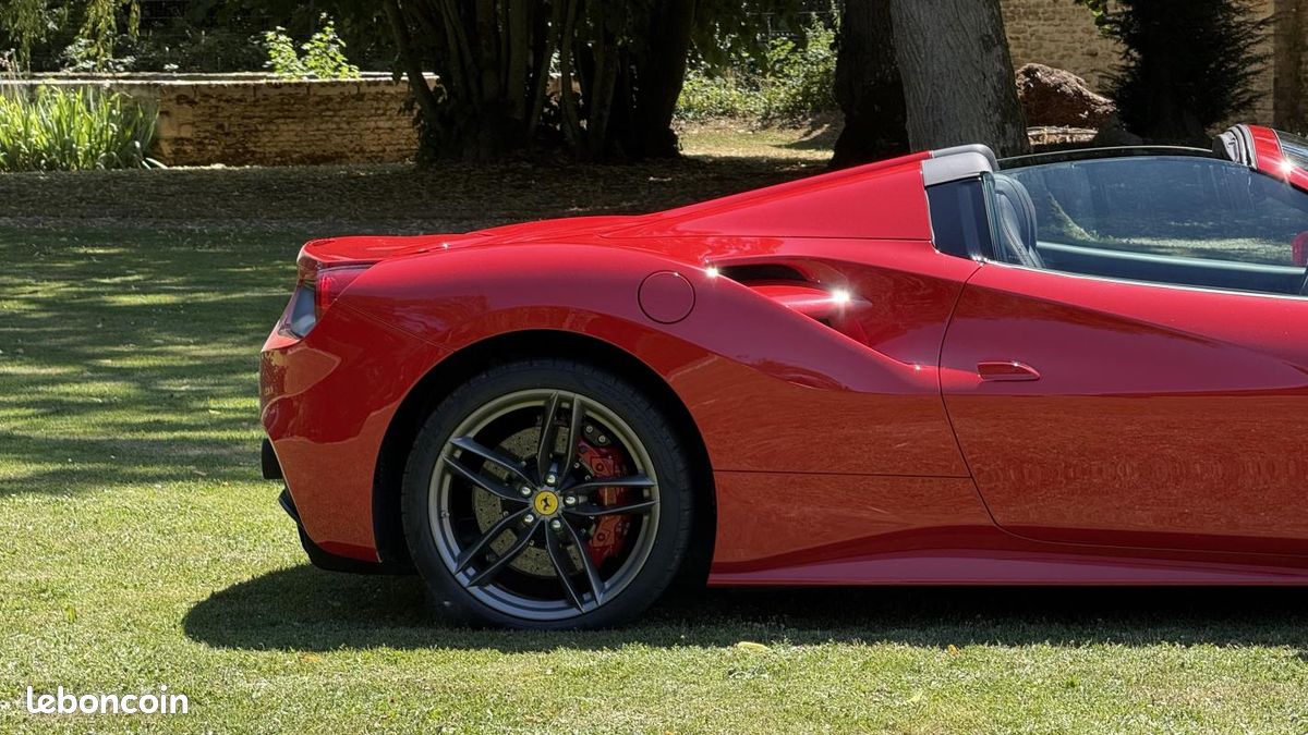 Ferrari 488 Spider V8 3.9 T 670ch (image 41)