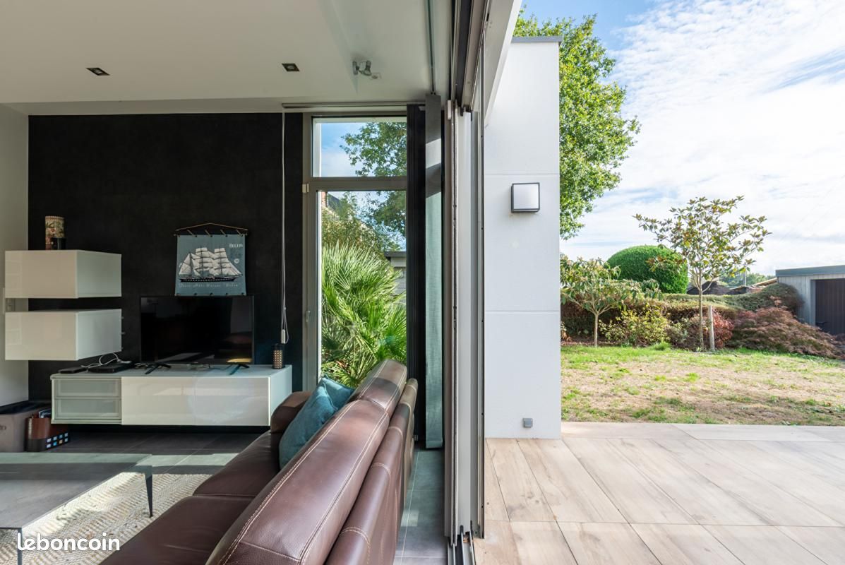 Maison 8 pièces 240 m² · à Saint-Erblon · 240 m² · 469 000 €