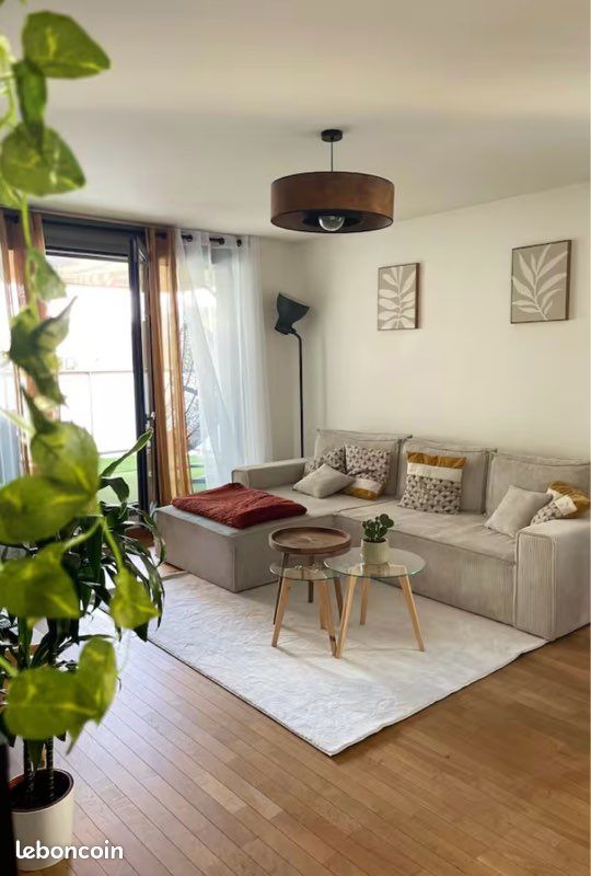 Appartement 2 pièces 42 m² · à Tassin-la-Demi-Lune · 42 m² · 990 €/mois