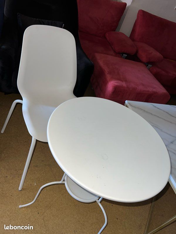 Table ronde IKEA (image 3)