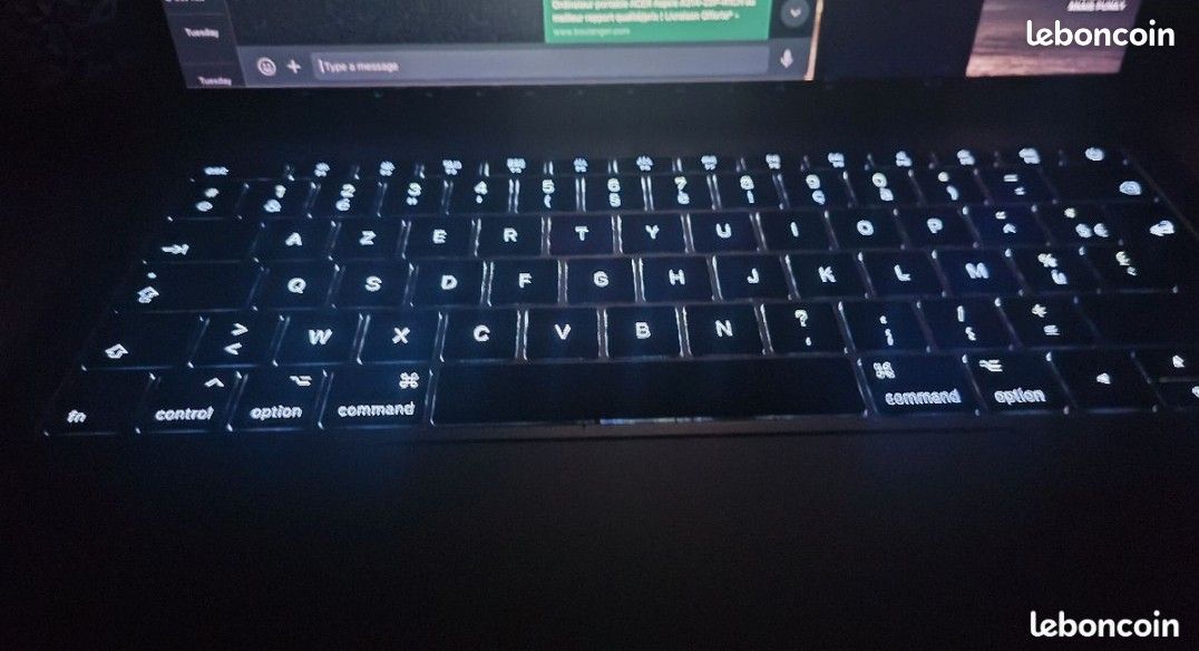 MacBook pro 2016 (image 2)