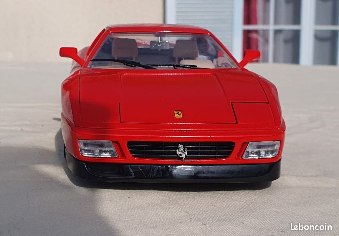 Miniature Burago 1/18 – Ferrari Pininfarina 348 TB 1989 #3039 – État Neuf Boîte