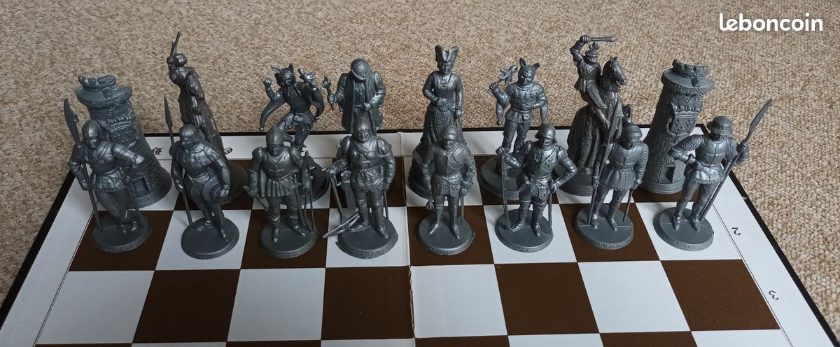 Mokarex Vintage 31 figurines du jeu d'échec. Années 60 Neuf En