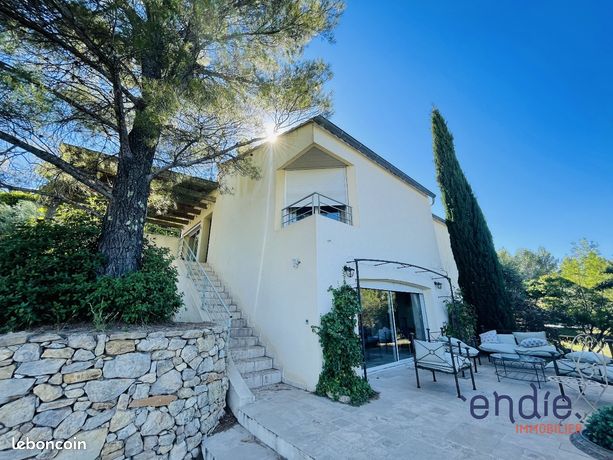 Villa 6 pièces 165 m²