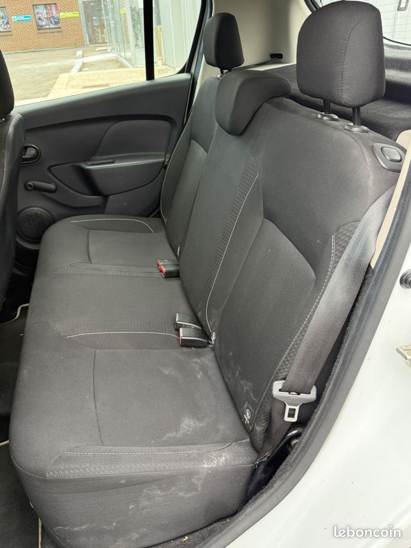 DACIA SANDERO 1.5 DCI 75 ch AMBIANCE - VITRE ELECTRIQUE - DISTRIBUTION POUR LA VENTE (image 12)