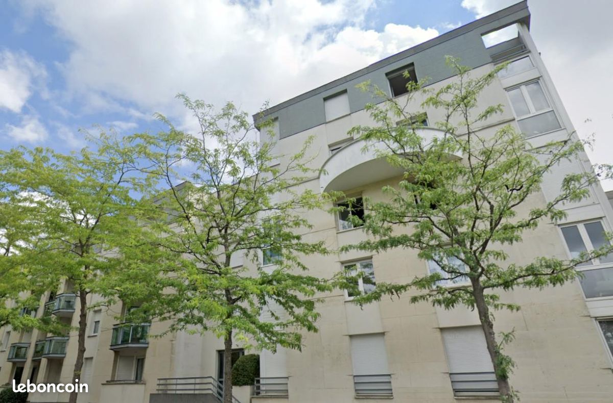 Appartement 1 pièce 40 m² · à Montigny-le-Bretonneux · 40 m² · 816 €