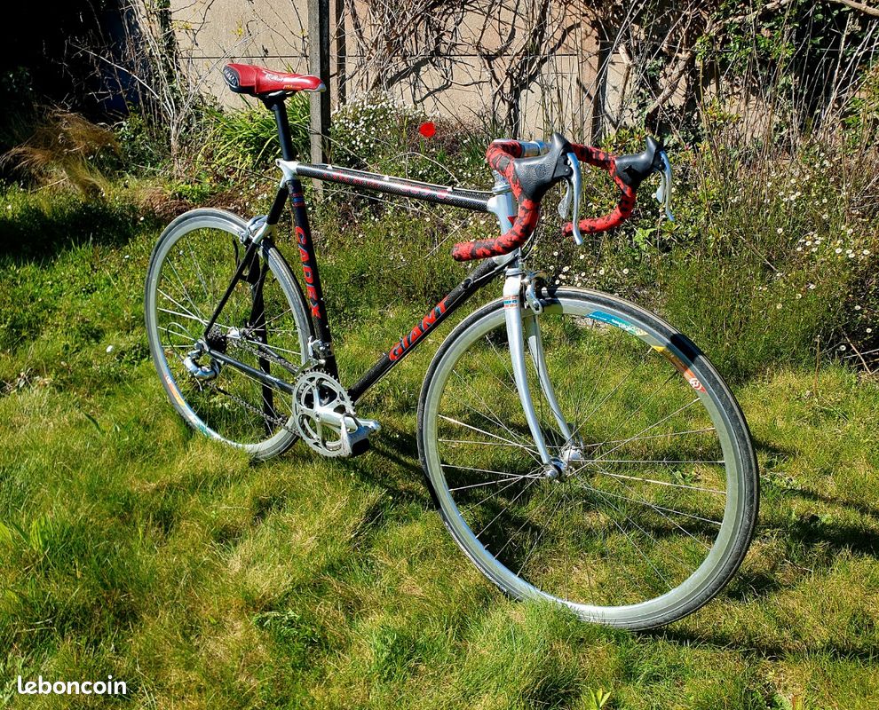 Paire De Roues Vélo Course Rigida DP 18 - 28 Pouces - 8 Vitesses - Jaunes