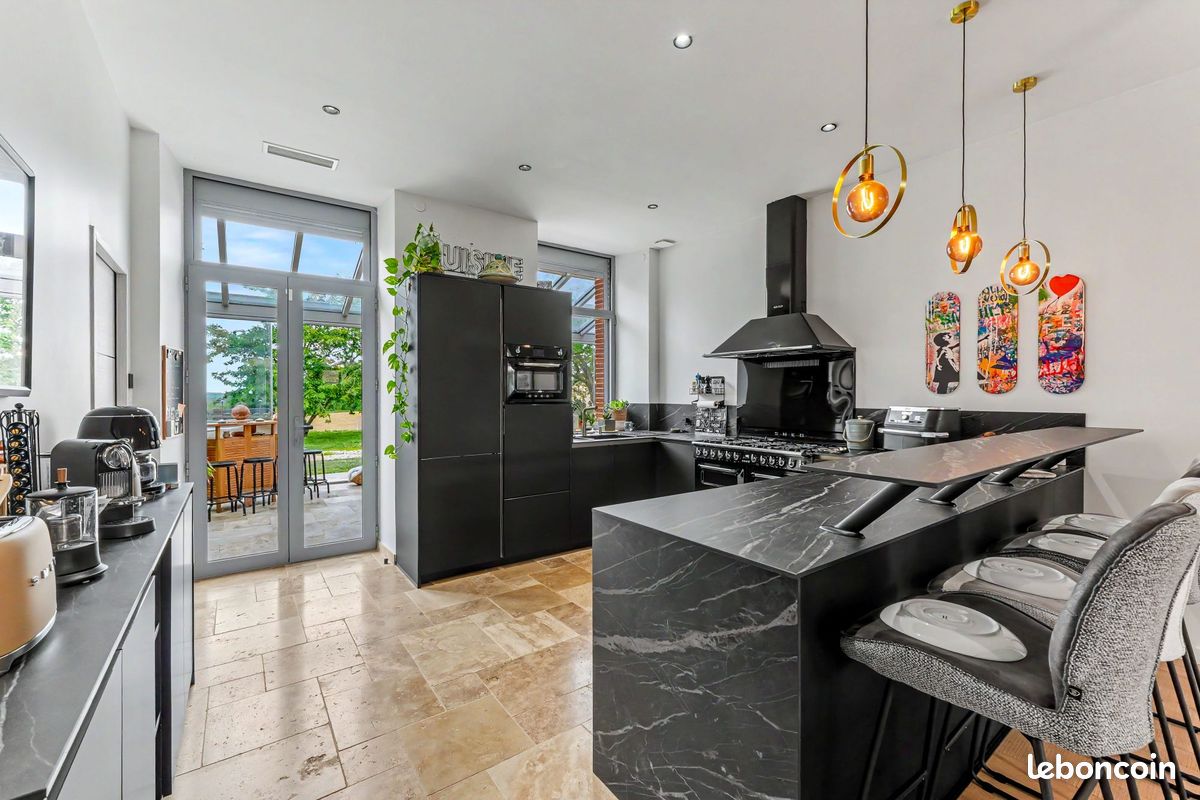 Propriété 8 pièces 334 m² (image 8)
