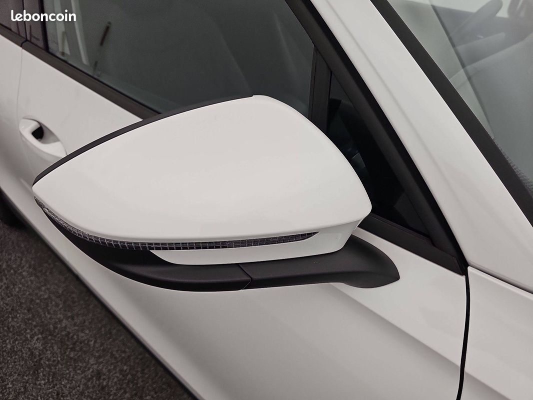 VOLKSWAGEN Tiguan 1.5 eTSI 131ch DSG7 Life Plus (image 22)