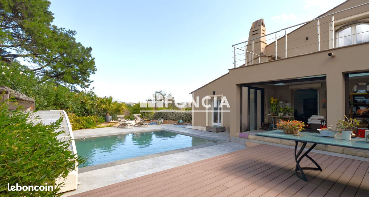 Maison 9 pièces 245 m² · à Cogolin · 245 m² · 980 000 €