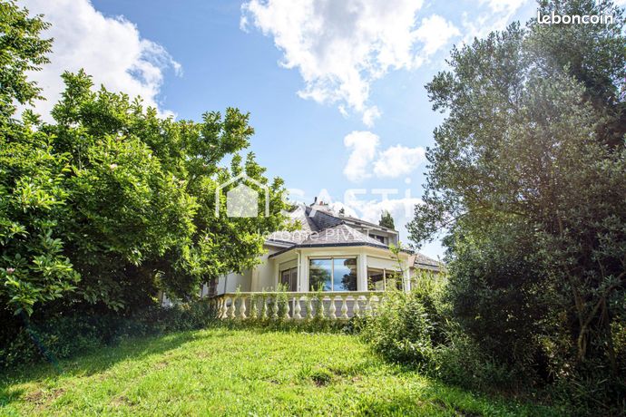 Propriété 6 pièces 165 m²