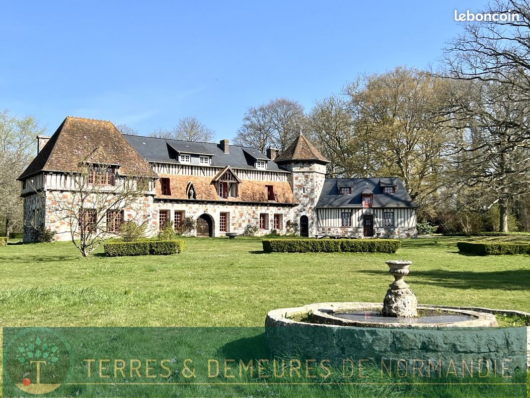 Maison 10 pièces 256 m² · à Bourg-Achard · 256 m² · 1 589 000 €