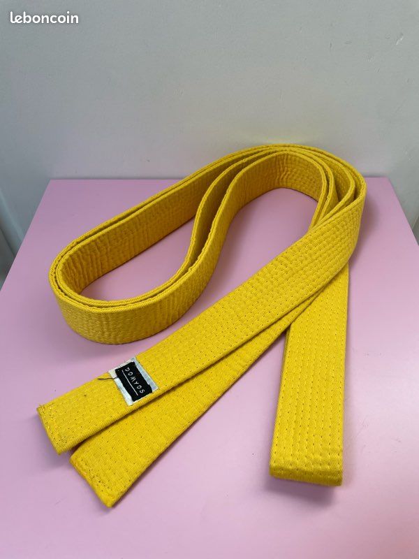 Ceinture arts martiaux jaune karaté, judo, taekwondo Sport