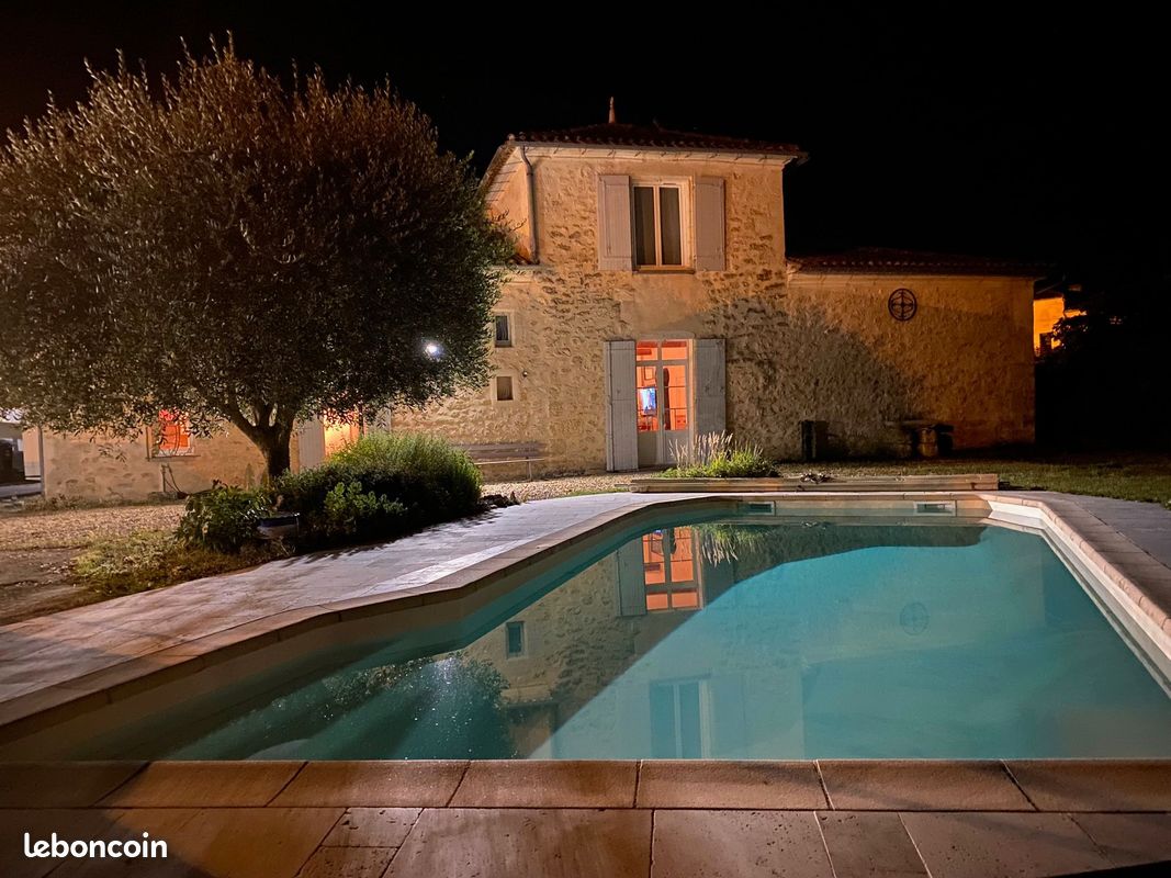 Maison 6 pièces 218 m² · à Génissac · 218 m² · 426 000 €