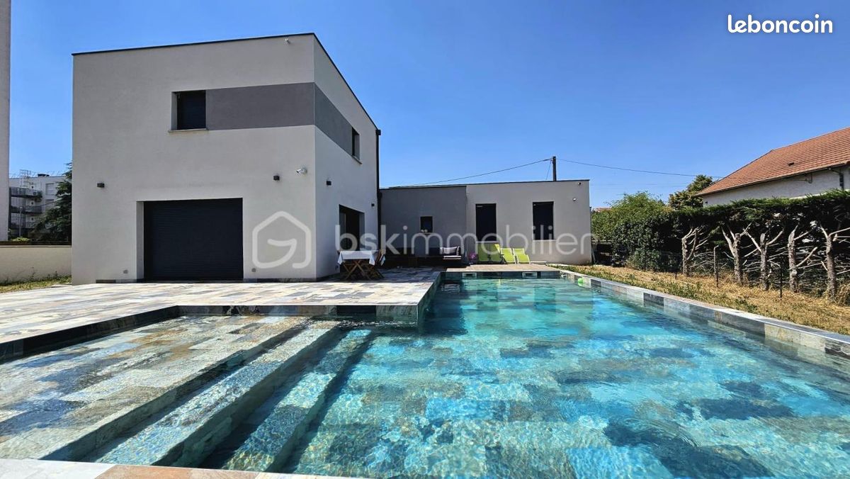 Maison 5 pièces 143 m² · à Roanne · 143 m² · 298 000 €