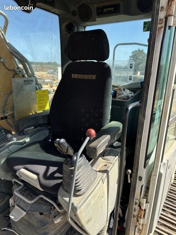 Liebherr R926LC (image 9)
