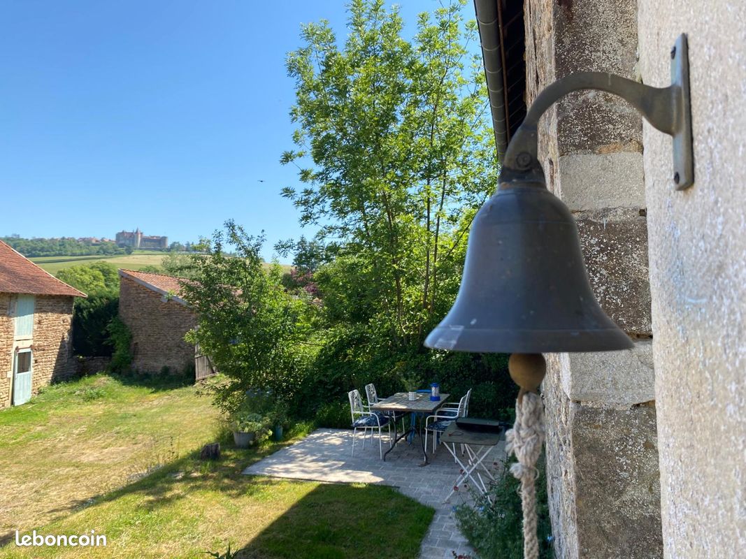 Maison 9 pièces 230 m² · à Vandenesse-en-Auxois · 230 m² · 365 000 €