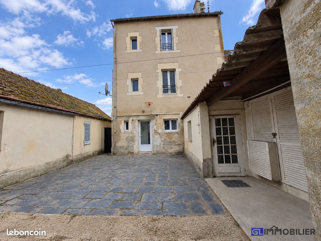Maison 4 pièces 84 m² · à Rouvres · 84 m² · 126 000 €