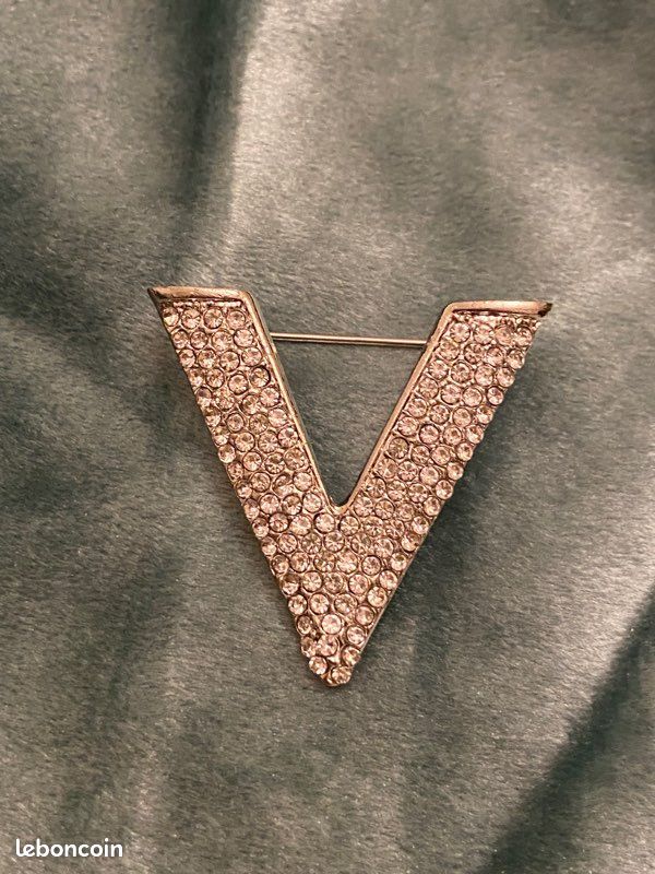 Bijoux broche (image 1)