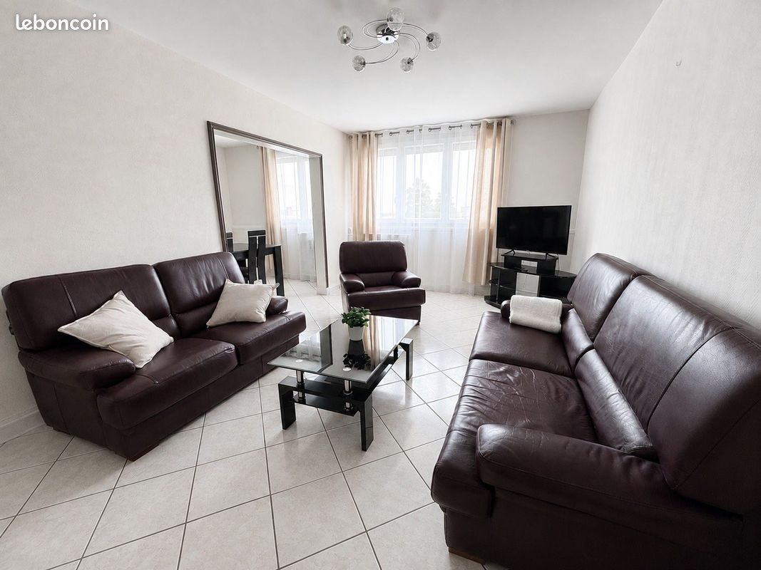 Appartement 4 pièces 98 m² · à Saint-Étienne · 98 m² · 990 €/mois