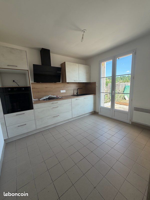 Maison 4 pièces 90 m² · à Saint-Joire · 90 m² · 680 €