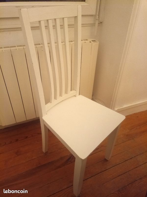10 les 2 chaises bois (image 1)