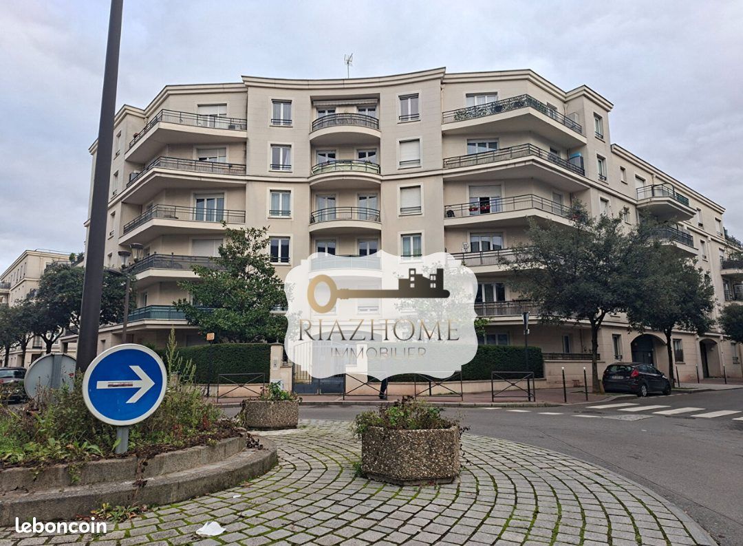 Parking 12 m² · à Le Bourget · 12 m² · 12 500 €