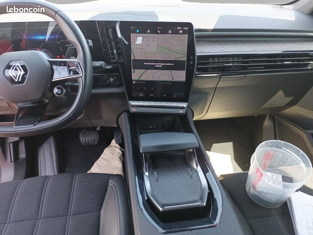 RENAULT Austral E-Tech hybrid 200 Techno (image 10)