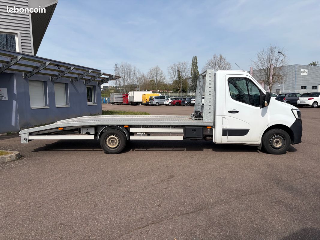 Renault master porte voiture 3t5 dci 145 à 23500 HT (image 2)
