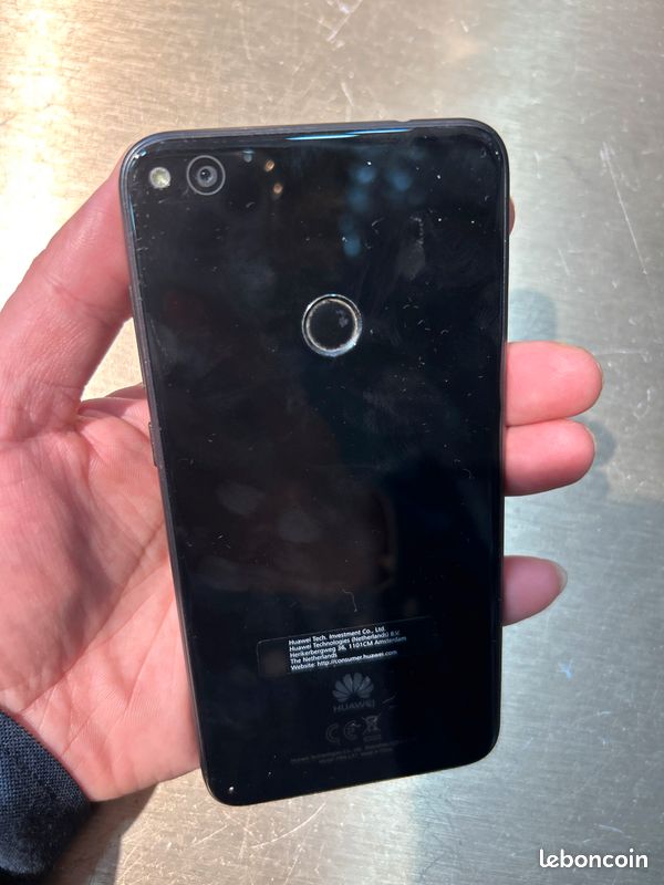 Huawei P8 lite (image 2)