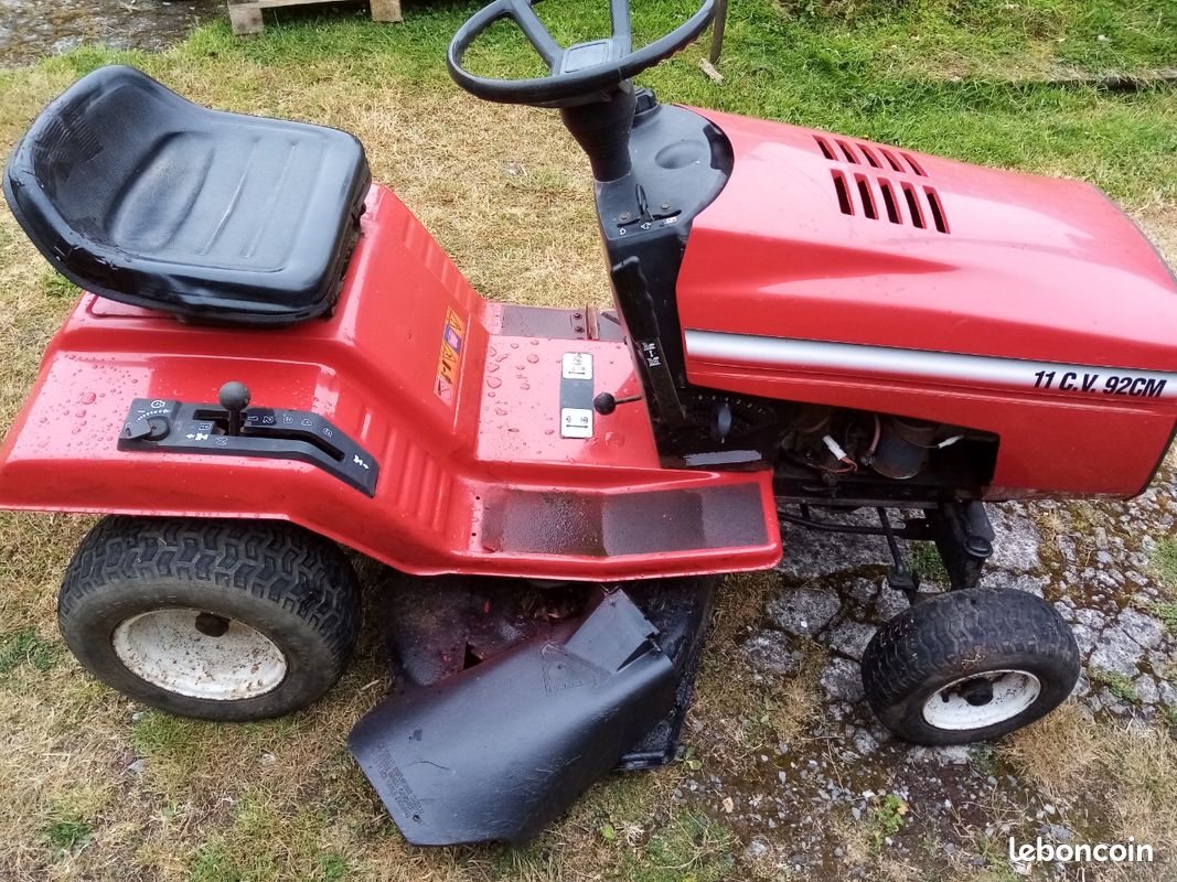 Tracteur tondeuse tournant (image 1)