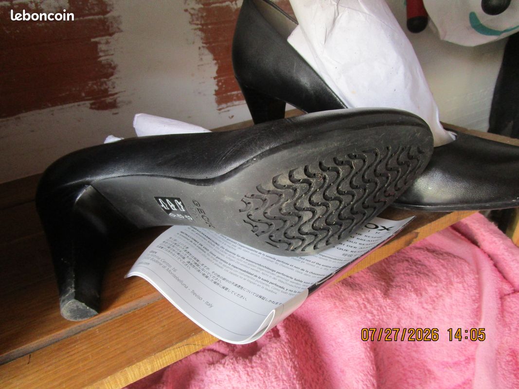 Escarpin talon noir chic (image 2)