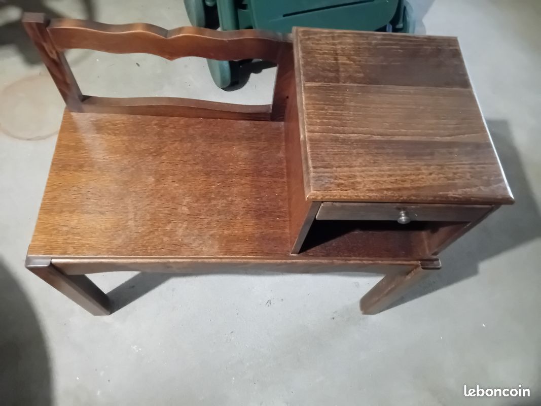 Table téléphone (image 1)