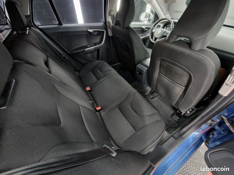 Volvo V60 D3 150CH MOMENTUM GEARTRONIC * ATTELAGE * BLUETOOTH * SUIVI COMPLET (image 13)