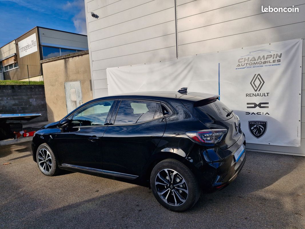 Clio 1.6 E-Tech 145ch full hybrid Techno (image 2)