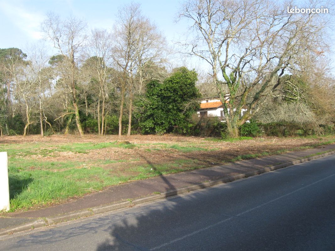 Terrain 1100 m² · à Canéjan · 370 000 €