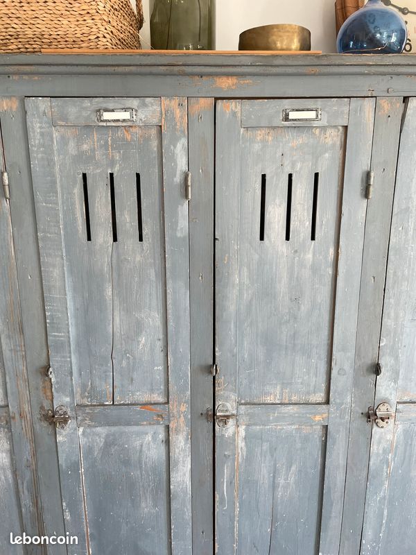 Vestiaire ancien en bois (image 2)