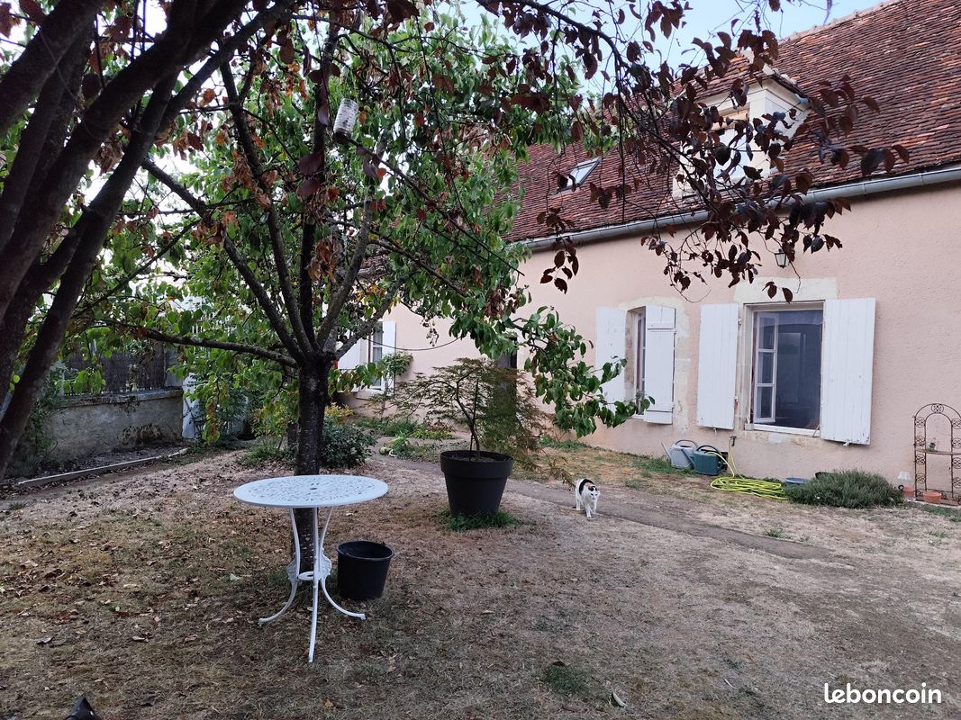 Maison 8 pièces 174 m² · à Pousseaux · 174 m² · 190 000 €