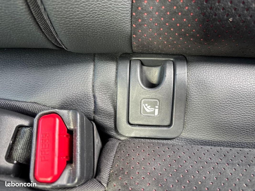 Toyota Yaris Cross 116h GR Sport MY22 (image 30)