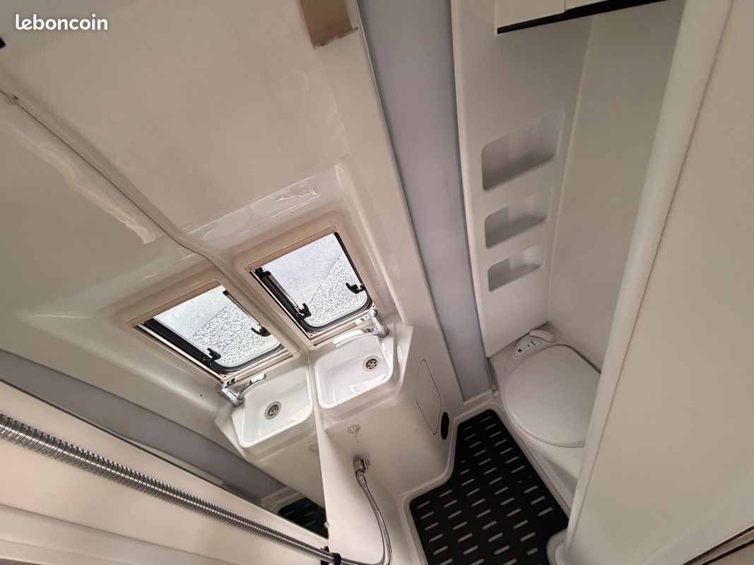 Fourgon Westfalia James Cook 600E 4X4 Mercedes 190 CH BVA9 Poids lourd Toit relevable (image 8)