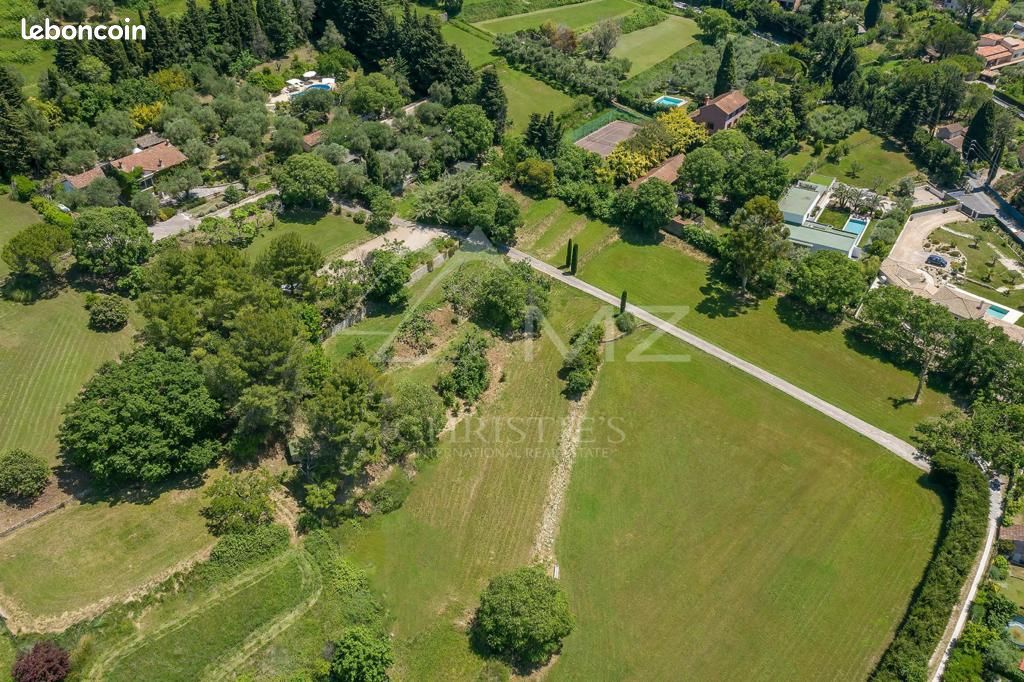 Superbe domaine au coeur du village (image 2)