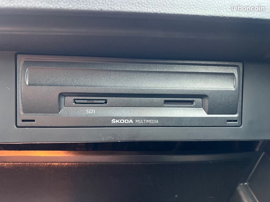 Skoda OCTAVIA COMBI 1.4 TSI 150CH GREEN TEC STYLE DSG7 (image 20)