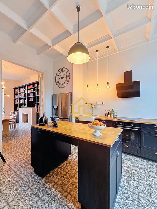 Maison 10 pièces 275 m² · à Valenciennes · 275 m² · 440 000 €